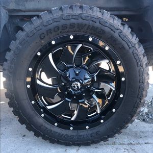 Fuel Cleaver 20x9 on Crosswind M/T 33x12.5r20